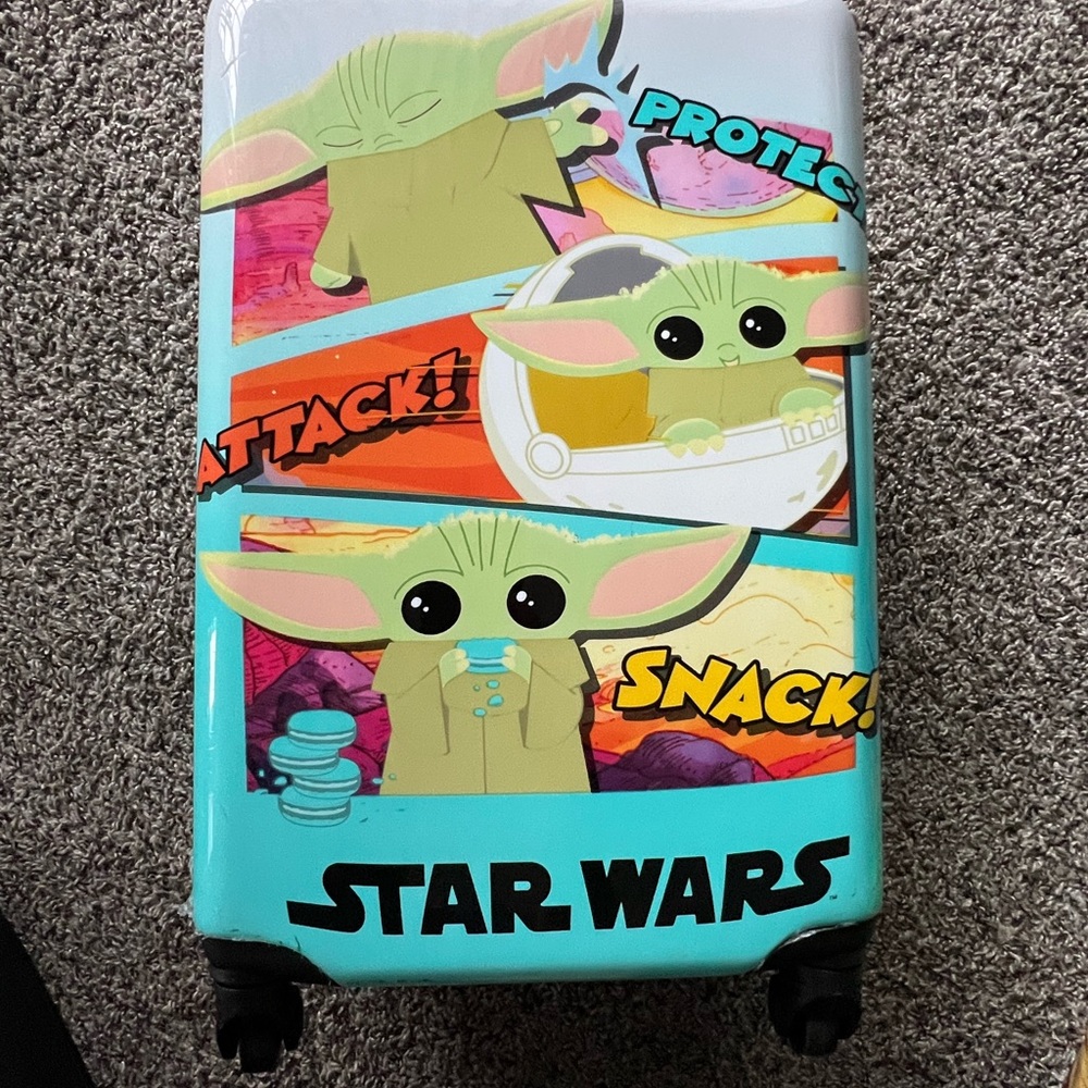 Star Wars Baby Yoda Suitcase